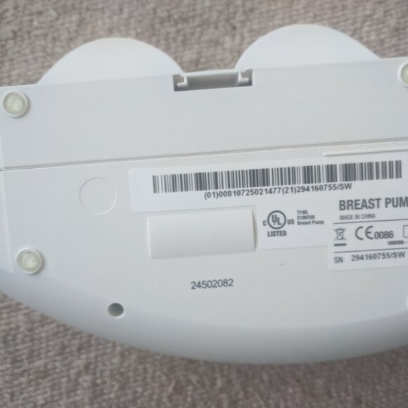 Ameda Purely Yours Portable Double Electric Breast Pump w/ Bag + Nursing Pads - Picture 4 of 6